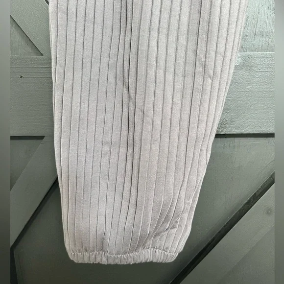 NWT Lovers and Friends Olivia Pant in Smoke, Size Medium - Picture 11 of 13